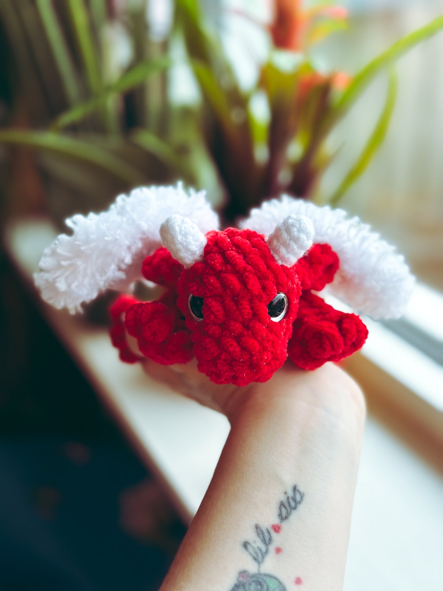 Baby Dragon Snuggler in Egg ๐