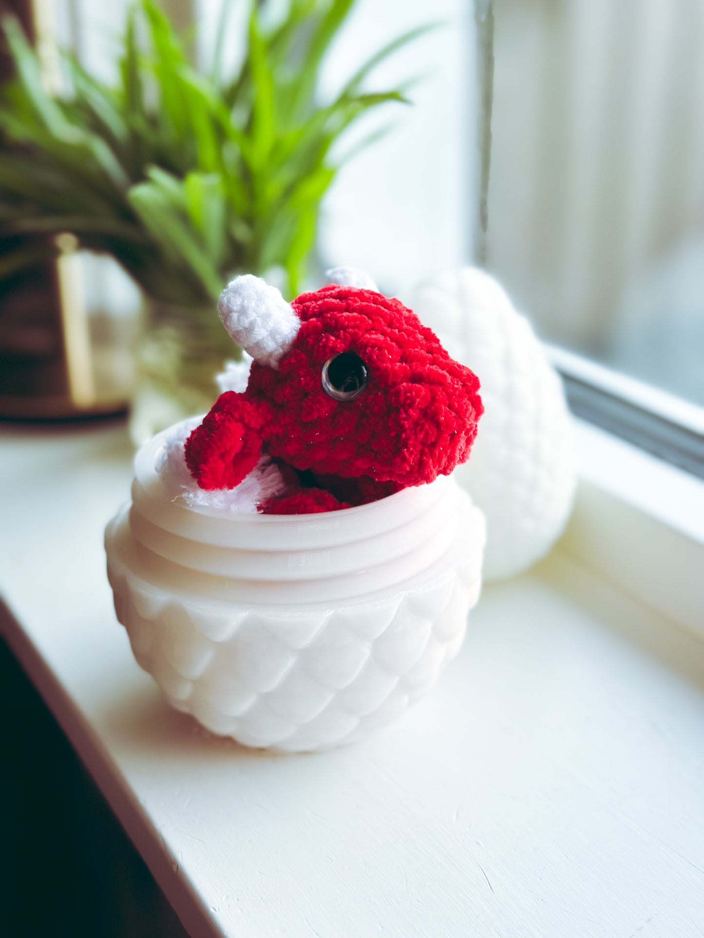 Baby Dragon Snuggler in Egg ๐