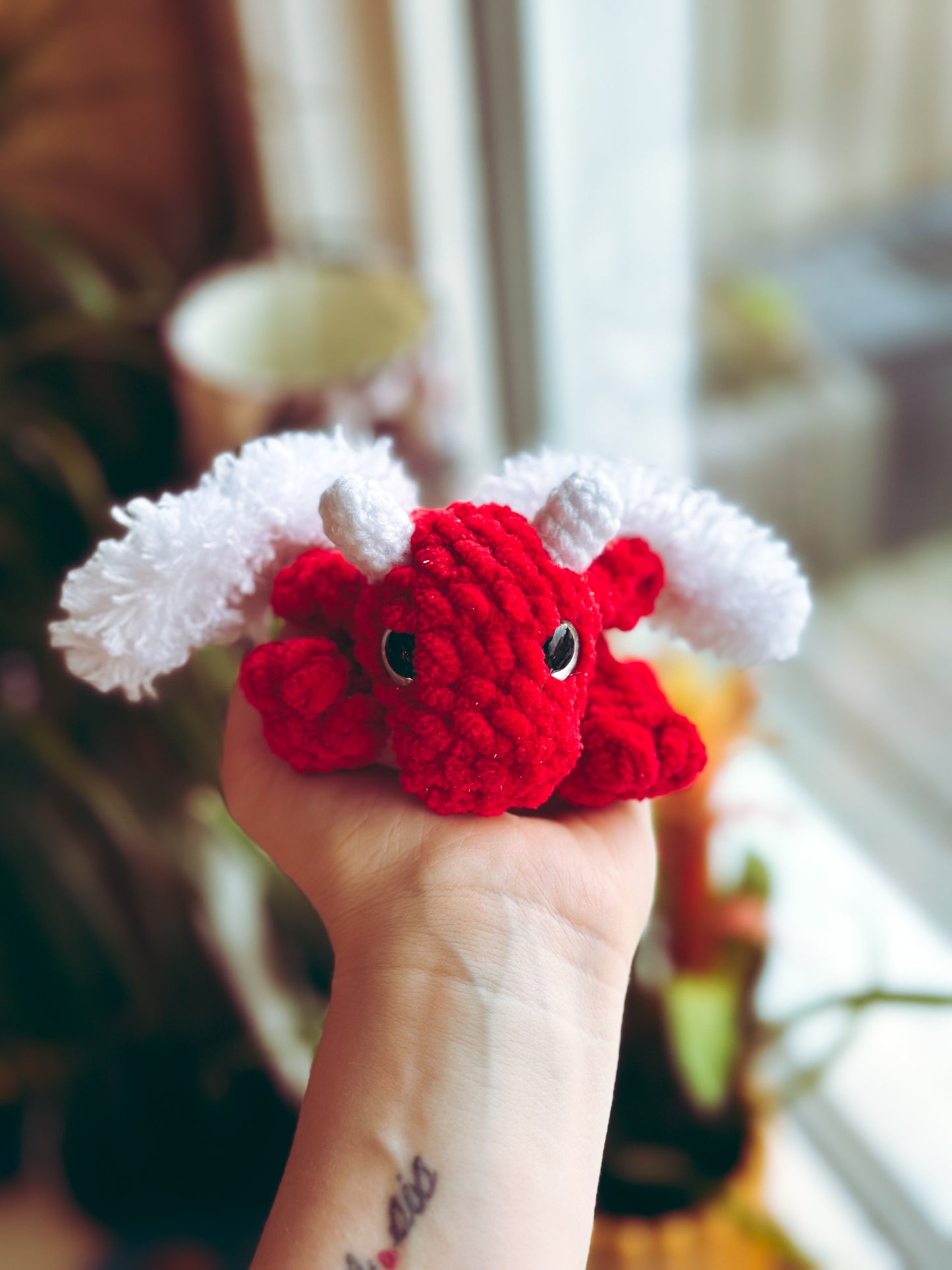 Baby Dragon Snuggler in Egg ๐