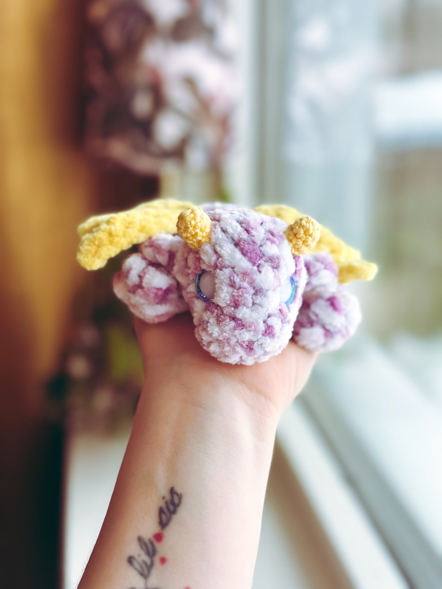Baby Dragon Snuggler in Egg ๐