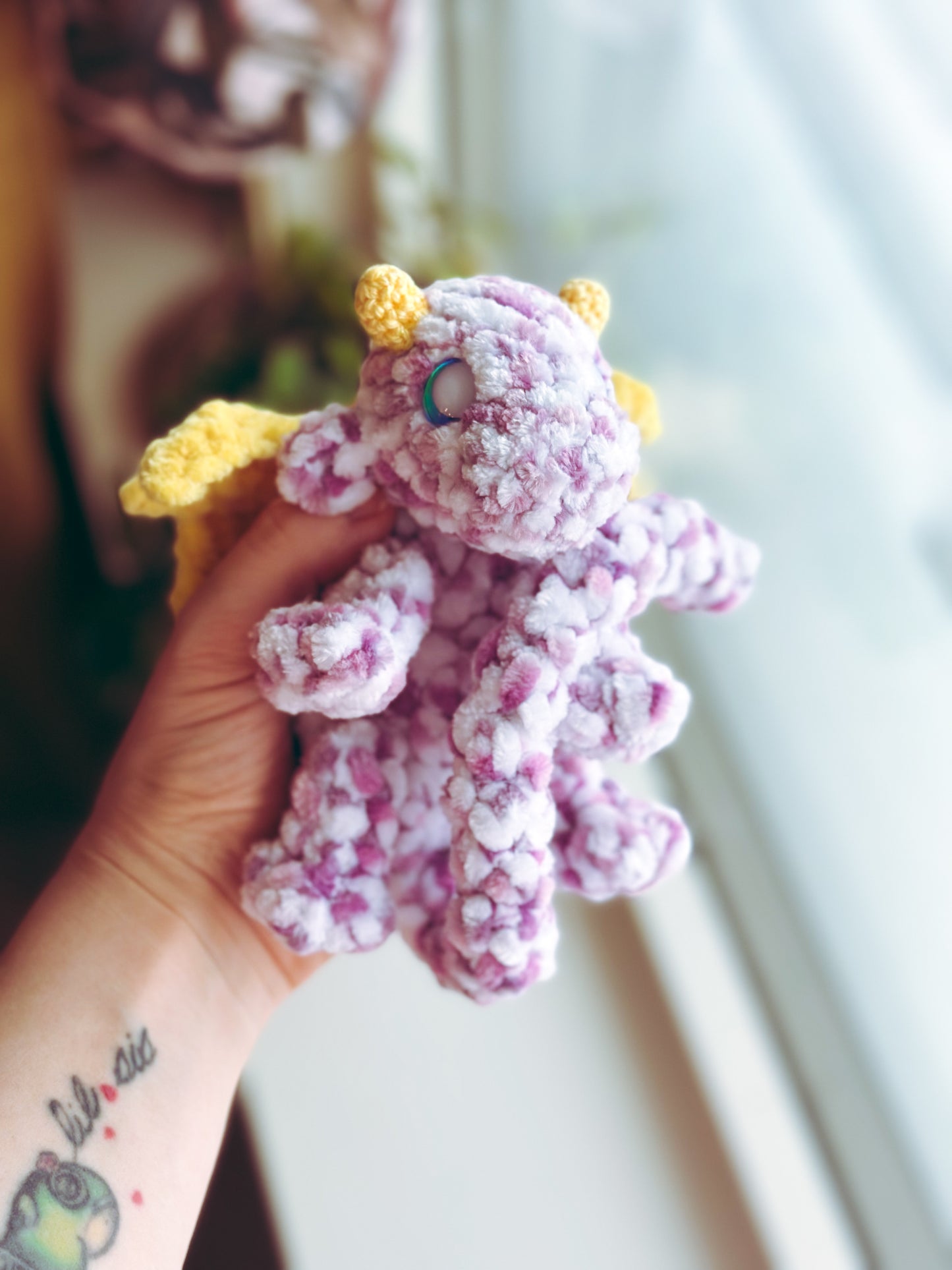 Baby Dragon Snuggler in Egg ๐