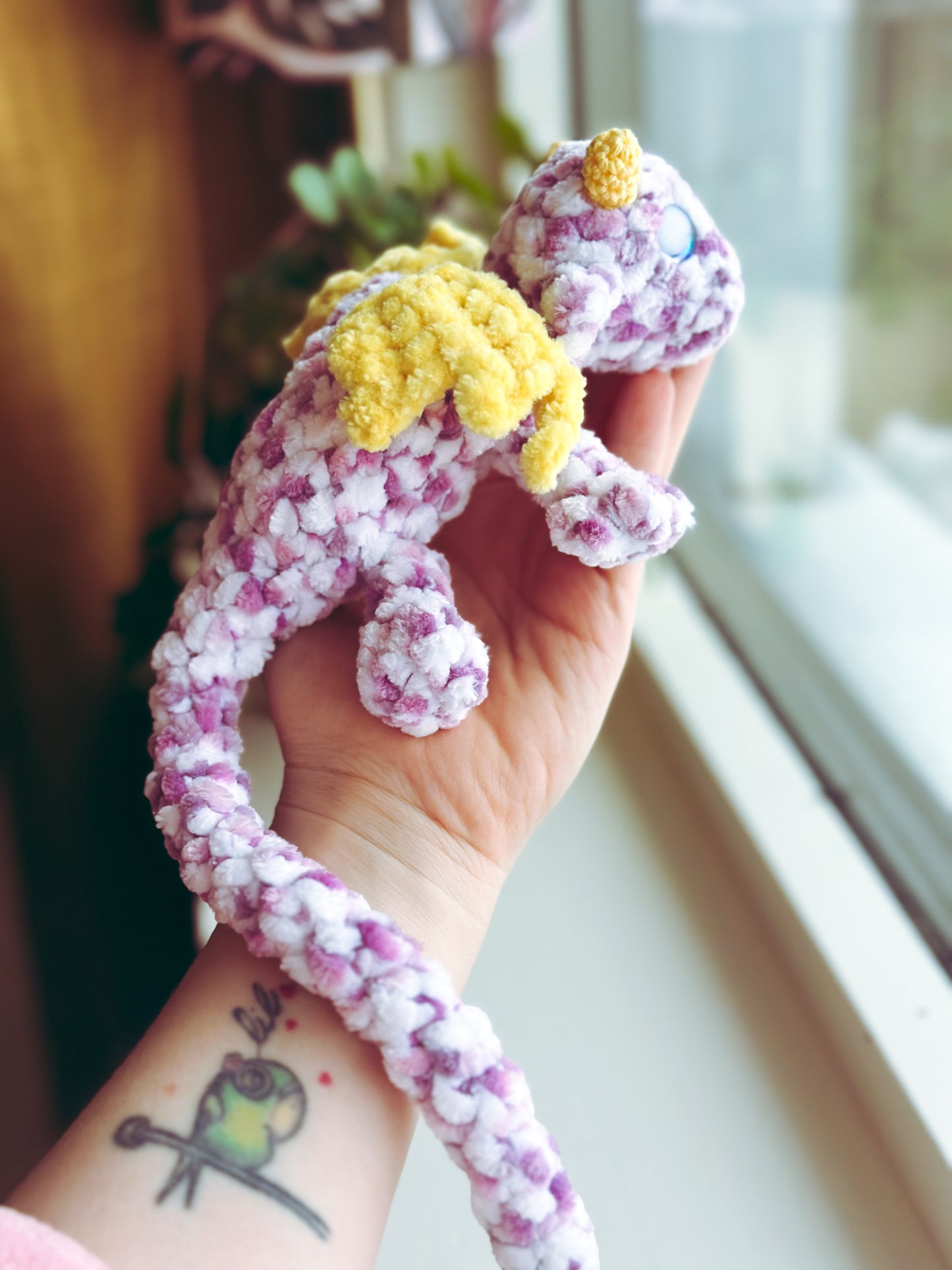 Baby Dragon Snuggler in Egg ๐