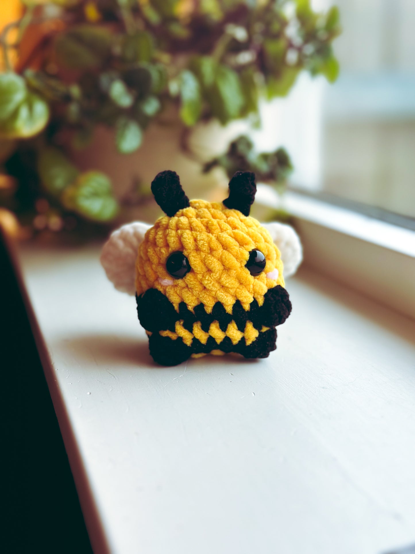 Buzz-tastic Bee Buddy - The Ultimate Cuddle Companion! 🐝