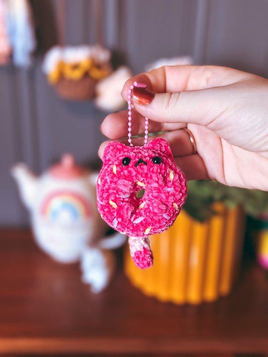 The Meow-nut Charm – Crochet Donut Cat Bag Accessory 🍩🐱