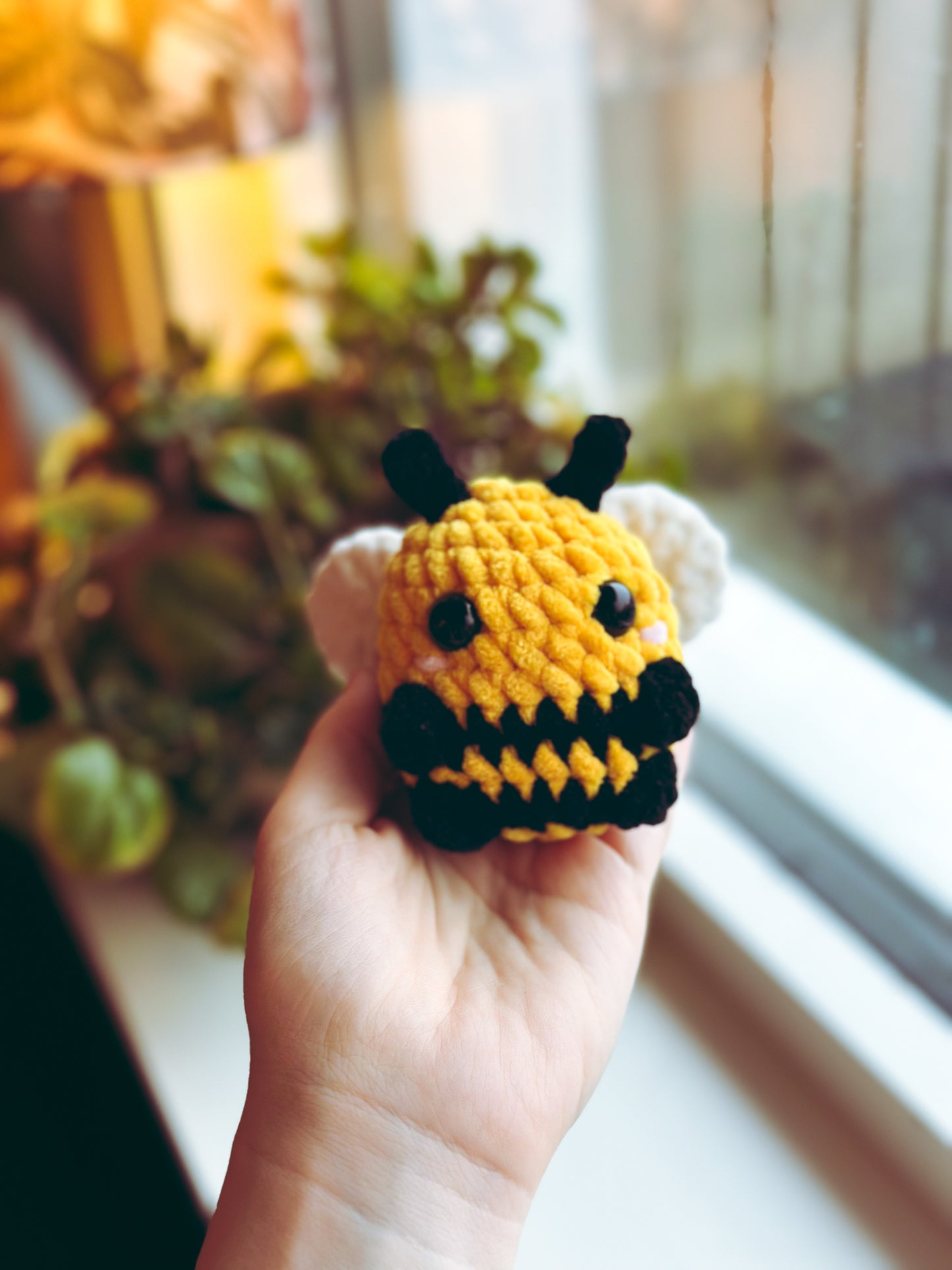 Buzz-tastic Bee Buddy - The Ultimate Cuddle Companion! 🐝