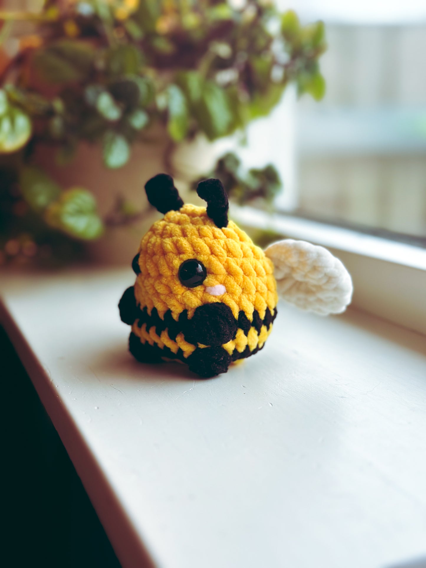 Buzz-tastic Bee Buddy - The Ultimate Cuddle Companion! 🐝