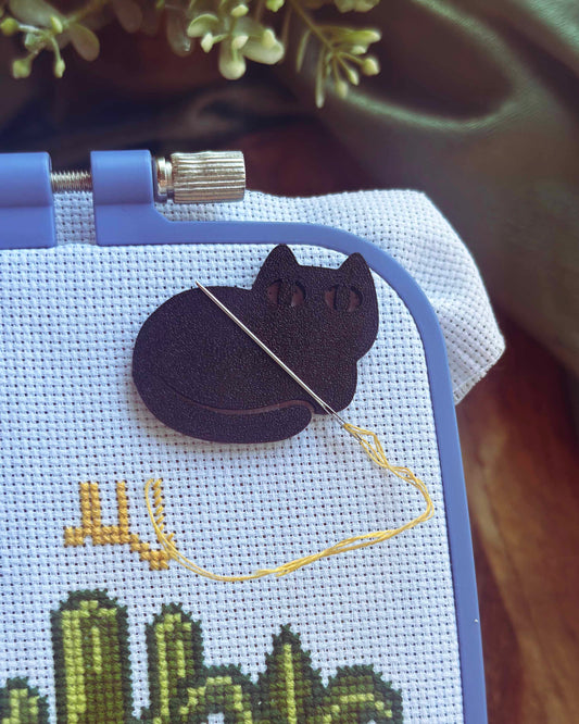 Cat Needle Minder