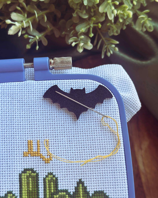 Bat Needle Minder