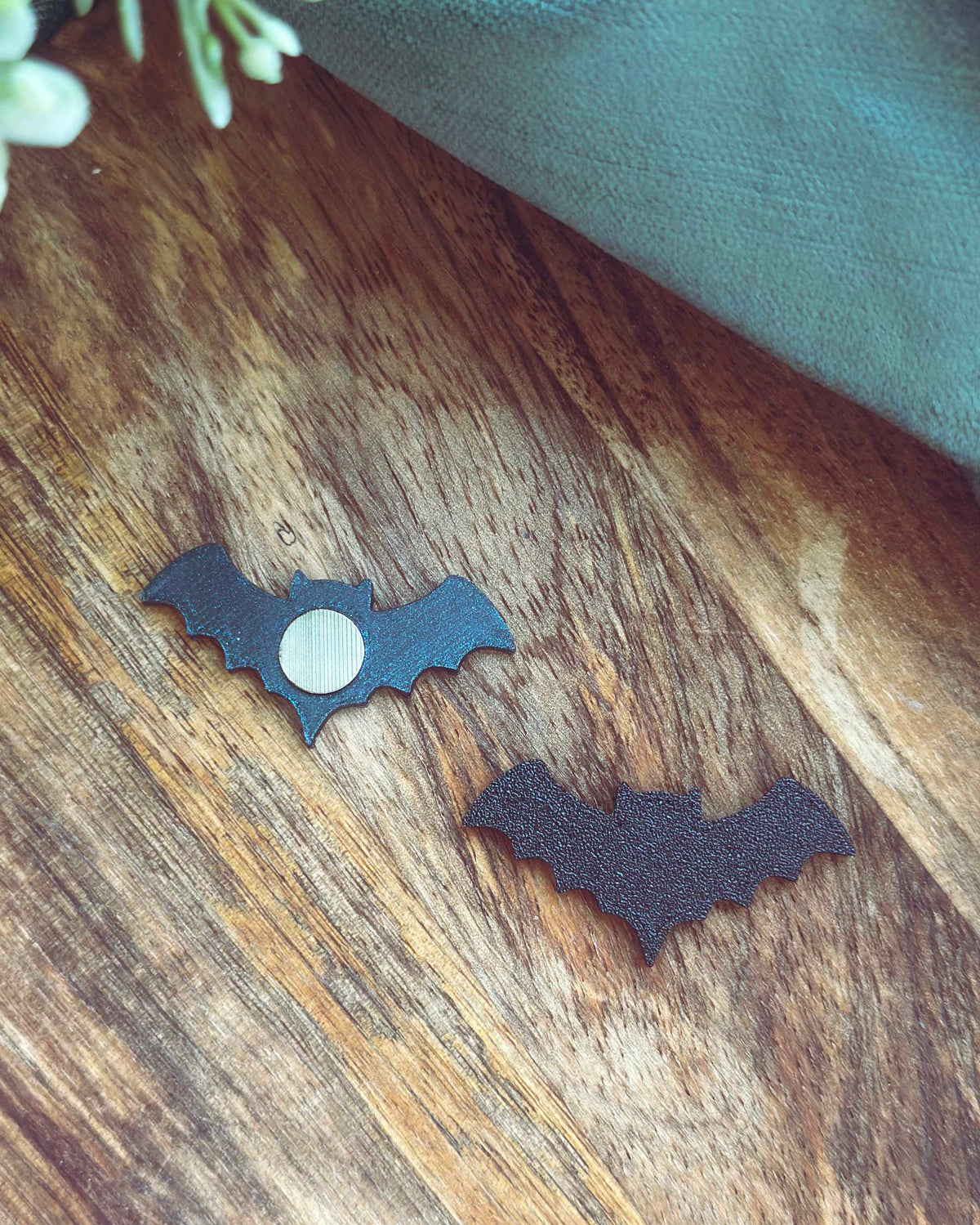 Bat Needle Minder