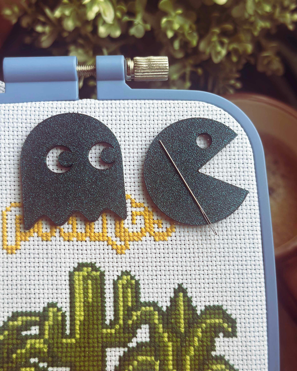Retro Game Needle Minders