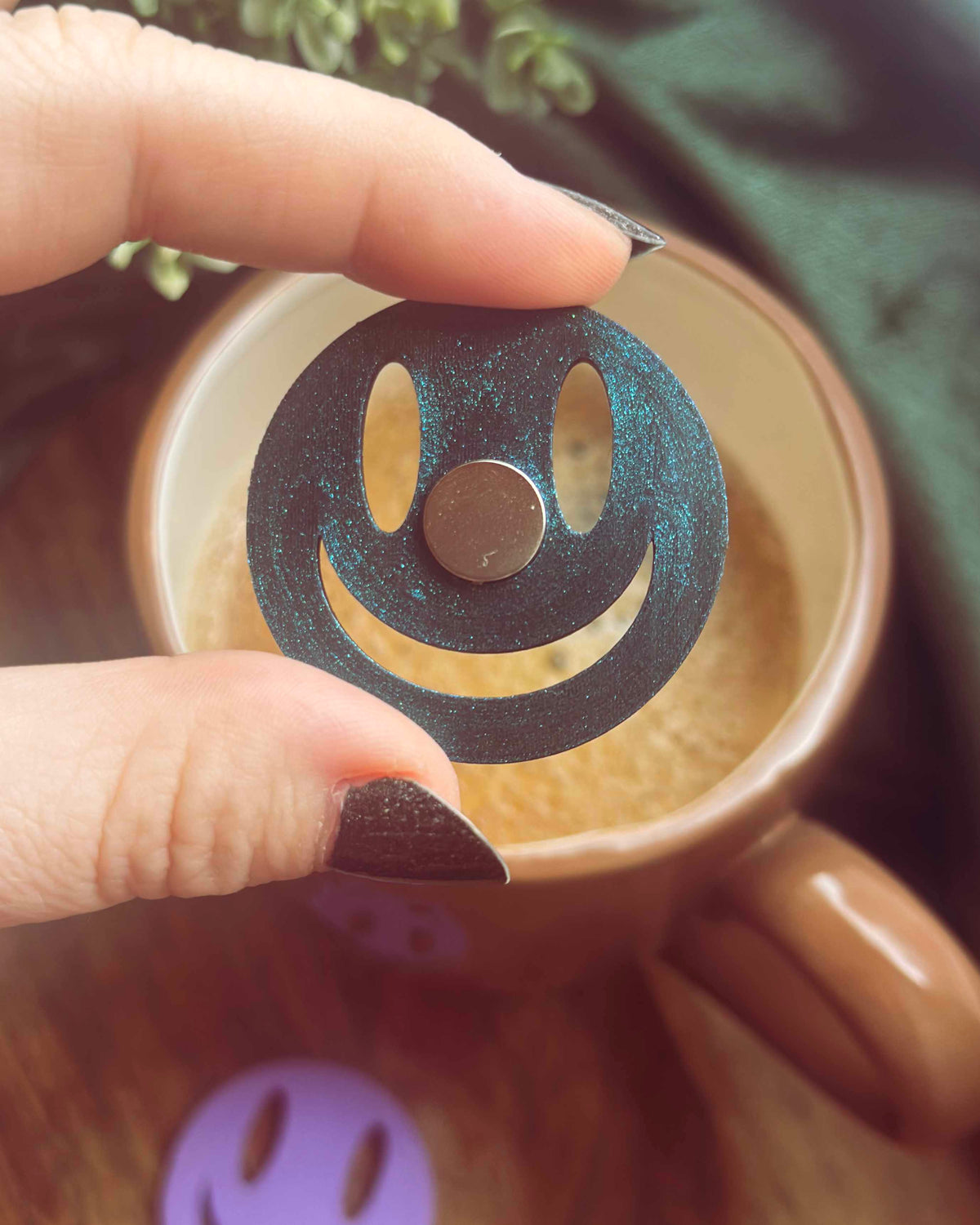 Smiley Needle Minder