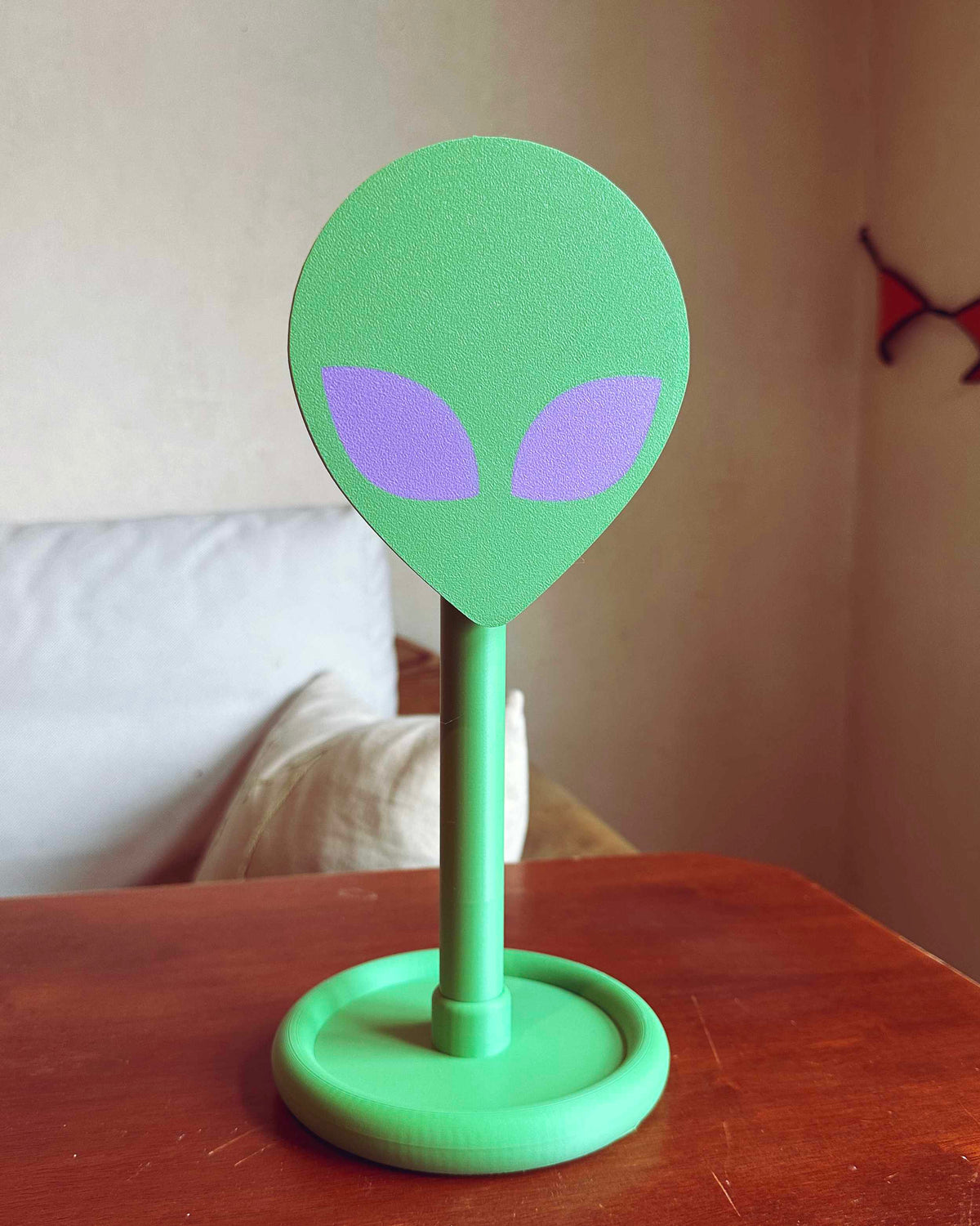 Alien Headphone Stand