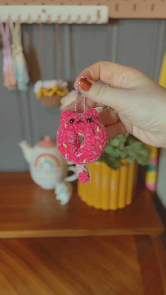 The Meow-nut Charm – Crochet Donut Cat Bag Accessory 🍩🐱