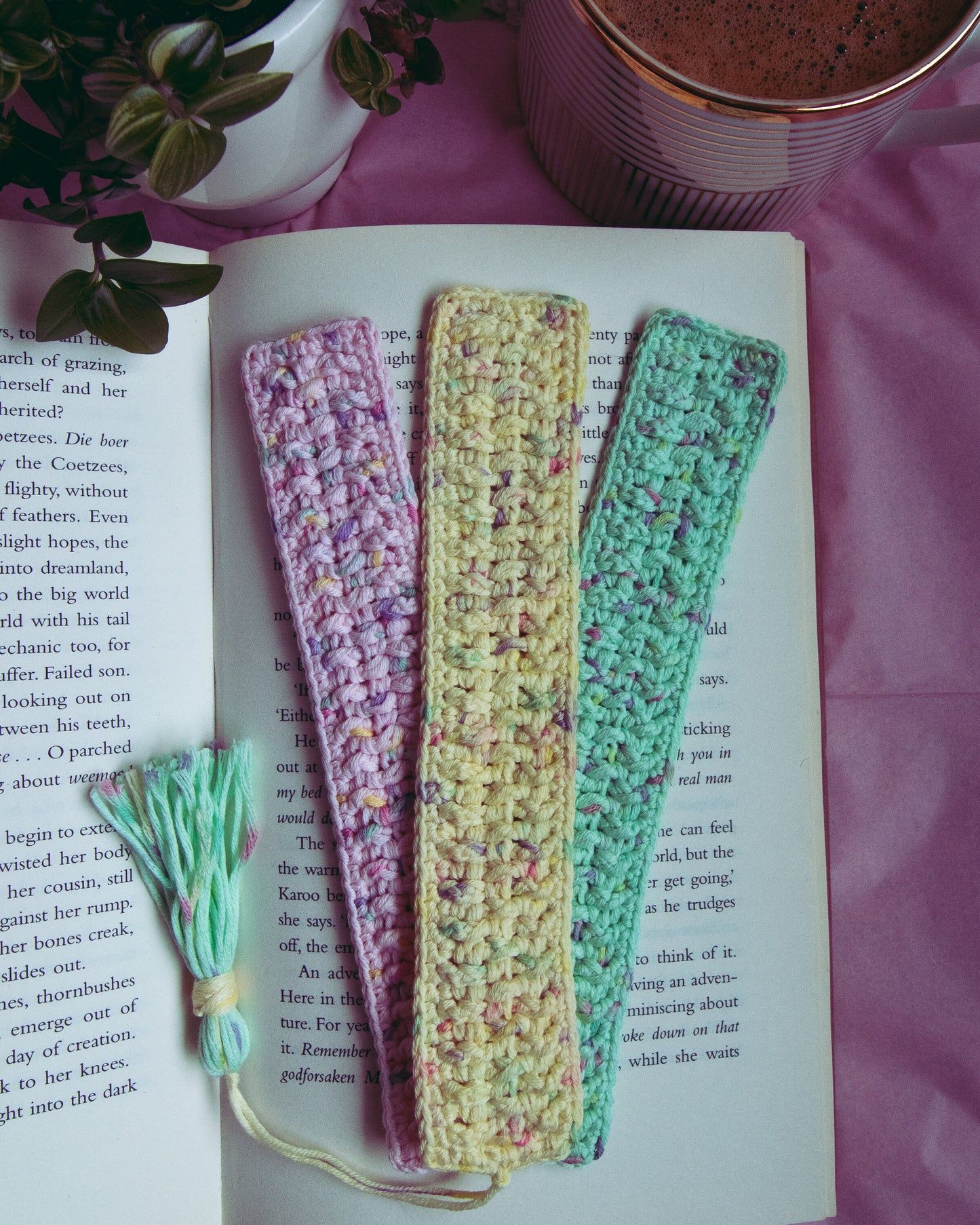 The Picnic Bookmark - CROCHET PATTERN